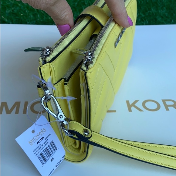 Michael Kors Peyton Sunshine LG Double Zip Wristle - Picture 5 of 6
